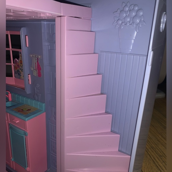 COPY - Barbie Interactive Foldable Townhouse Dollhouse - Picture 9 of 9